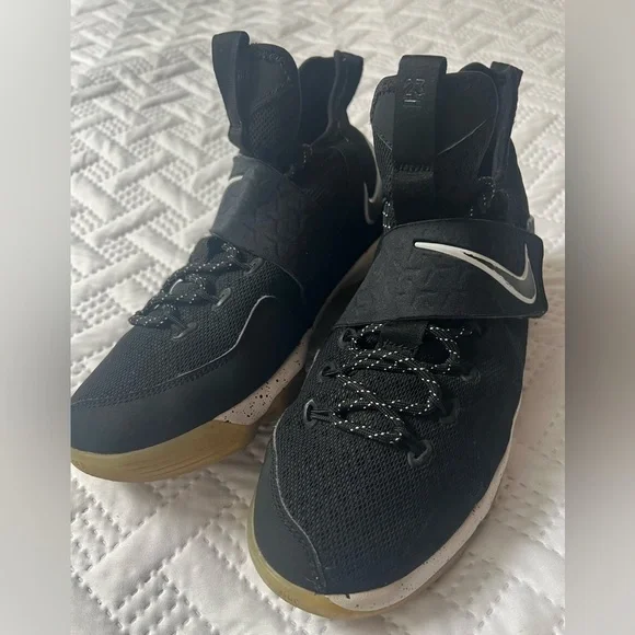 Nike Lebron XIV 14 EP Chase Down Black NBA Basketball Running Shoes, Women’s 8 - Picture 9 of 10